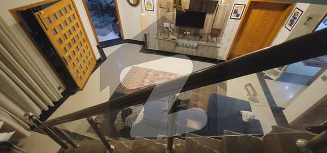 بحریہ ٹاؤن فیز 8 ۔ بلاک آئی بحریہ ٹاؤن فیز 8,بحریہ ٹاؤن راولپنڈی,راولپنڈی میں 5 کمروں کا 10 مرلہ مکان 3.3 کروڑ میں برائے فروخت۔