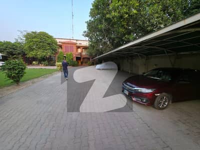 گلبرگ 3 گلبرگ,لاہور میں 4 کنال دفتر 30.0 لاکھ میں کرایہ پر دستیاب ہے۔