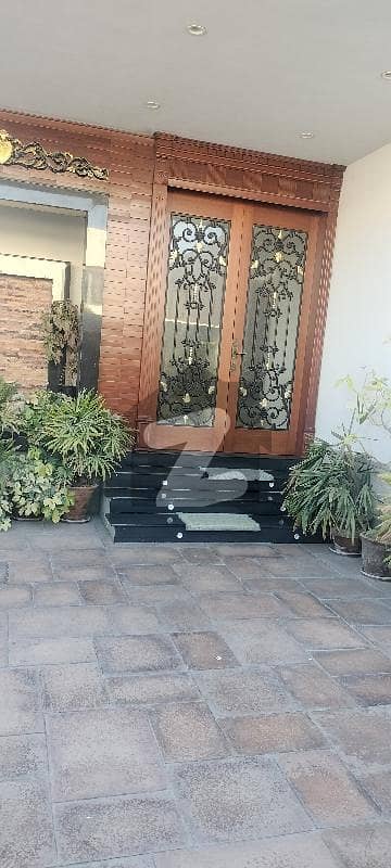 ڈی ایچ اے فیز 8 ڈی ایچ اے ڈیفینس,کراچی میں 5 کمروں کا 1 کنال مکان 20.0 کروڑ میں برائے فروخت۔