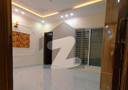 وینس ہاؤسنگ سکیم - بلاک اے وینس ہاؤسنگ سکیم,لاہور میں 5 کمروں کا 6 مرلہ مکان 2.1 کروڑ میں برائے فروخت۔