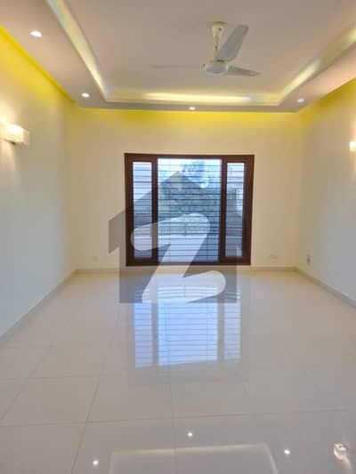 JUST LIKE NEW 500 YARD BUNGALOW