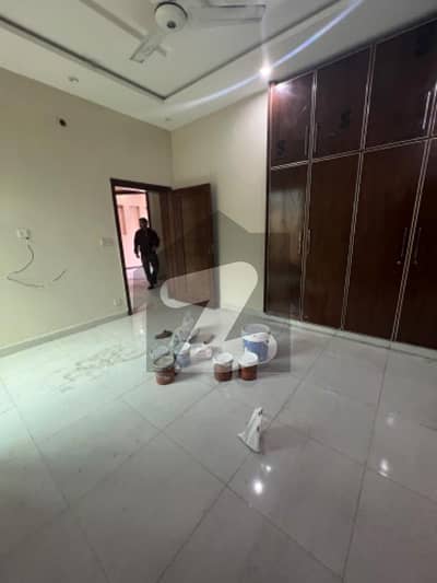 جوہر ٹاؤن لاہور میں 3 کمروں کا 5 مرلہ مکان 1.1 لاکھ میں کرایہ پر دستیاب ہے۔