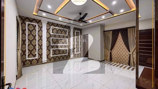 واپڈا ٹاؤن فیز 1 واپڈا ٹاؤن,لاہور میں 5 کمروں کا 1 کنال مکان 6.5 کروڑ میں برائے فروخت۔