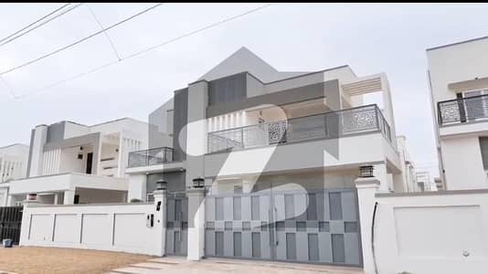 فالکن کمپلیکس نیوملیر ملیر,کراچی میں 5 کمروں کا 1 کنال مکان 10.5 کروڑ میں برائے فروخت۔