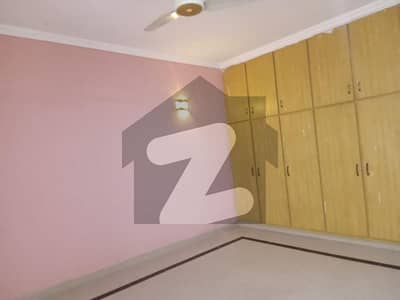 جوہر ٹاؤن فیز 1 - بلاک ایف جوہر ٹاؤن فیز 1,جوہر ٹاؤن,لاہور میں 3 کمروں کا 1 کنال بالائی پورشن 1.1 لاکھ میں کرایہ پر دستیاب ہے۔