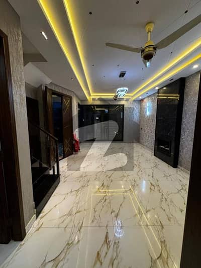 BEAUTIFULL BRAND NEW HOUSE FOR RENT IN DHA LAHORE
