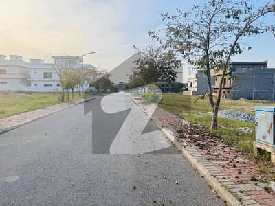 10 Marla Plot for sale in D block