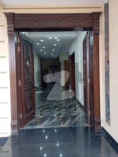 MULTI GARDEN B-17 1KANAL GROUND PORTION AVAILABLE FOR RENT