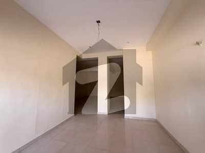 شہید ملت روڈ کراچی میں 5 مرلہ دکان 3.71 لاکھ میں کرایہ پر دستیاب ہے۔