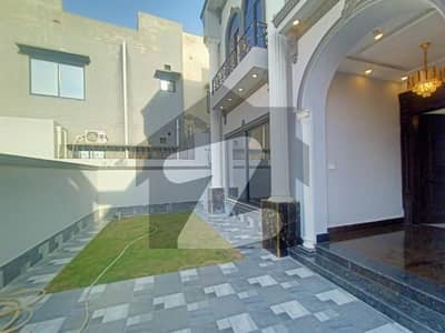 1 Kanal Almost Brand New House Available For Sale In Bahria Town Lahore. 1 Kanal Almost Brand New House Available For Sale In Bahria Town Lahore.