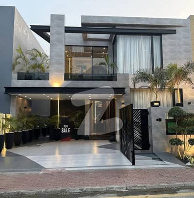 ڈی ایچ اے 9 ٹاؤن ڈیفنس (ڈی ایچ اے),لاہور میں 3 کمروں کا 5 مرلہ مکان 2.5 کروڑ میں برائے فروخت۔