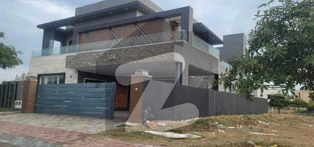 1 Kanal House Is Available For Sale In A Block