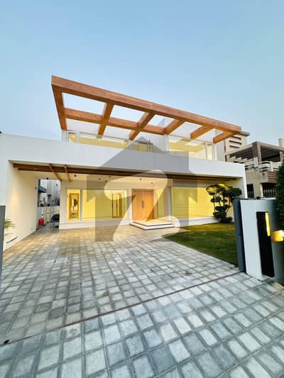 1 Kanal Facing Park Brand New Luxury House Are Available