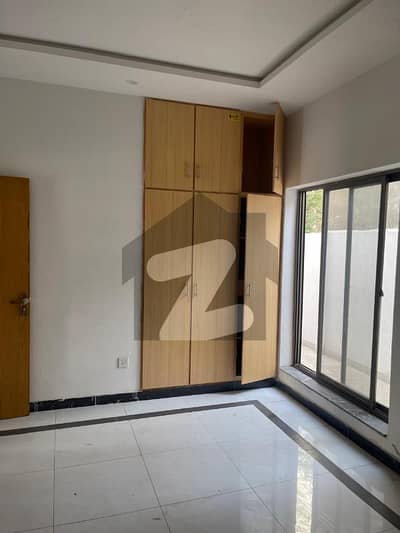 نواب ٹاؤن لاہور میں 3 کمروں کا 4 مرلہ مکان 90.0 ہزار میں کرایہ پر دستیاب ہے۔