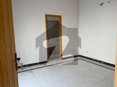 نواب ٹاؤن لاہور میں 3 کمروں کا 5 مرلہ مکان 90.0 ہزار میں کرایہ پر دستیاب ہے۔