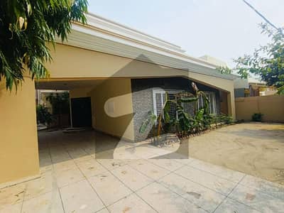 ONE KANAL BEAUTIFULL HOUSE AVALIABLE FOR RENT IN DHA DEFANCE PHASE 1