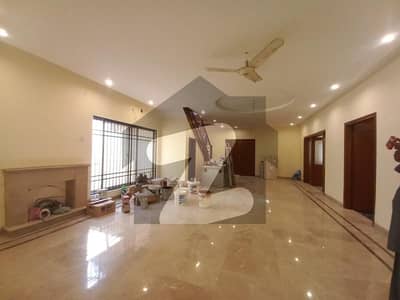 ONE KANAL BEAUTIFULL HOUSE AVALIABLE FOR RENT IN DHA DEFANCE PHASE 2