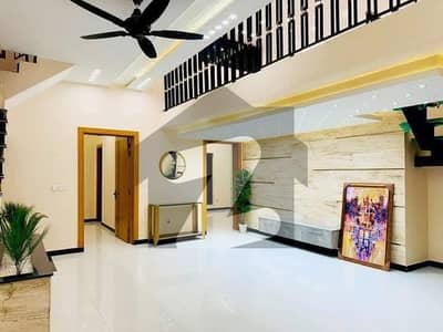 بحریہ ٹاؤن فیز 8 ۔ عثمان بلاک بحریہ ٹاؤن فیز 8 ۔ سفاری ویلی,بحریہ ٹاؤن فیز 8,بحریہ ٹاؤن راولپنڈی,راولپنڈی میں 5 کمروں کا 7 مرلہ مکان 2.8 کروڑ میں برائے فروخت۔