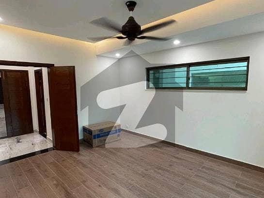 Get Your Hands On Flat In Lahore Best Area Get Your Hands On Flat In Lahore Best Area