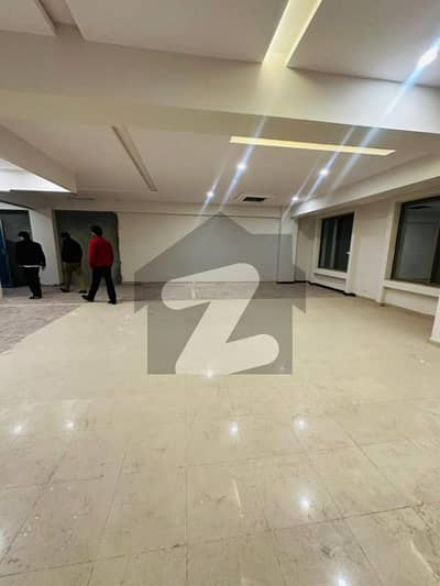 جی ۔ 11 مرکز جی ۔ 11,اسلام آباد میں 8 مرلہ Studio دفتر 4.0 لاکھ میں کرایہ پر دستیاب ہے۔