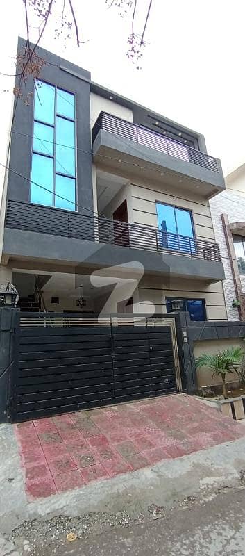 پاکستان ٹاؤن - فیز 1 پاکستان ٹاؤن,اسلام آباد میں 4 کمروں کا 5 مرلہ مکان 2.6 کروڑ میں برائے فروخت۔