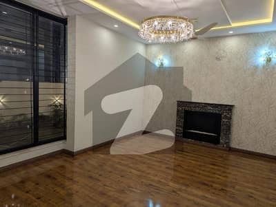 KANAL FULL HOUSE NEAR TO MARKET