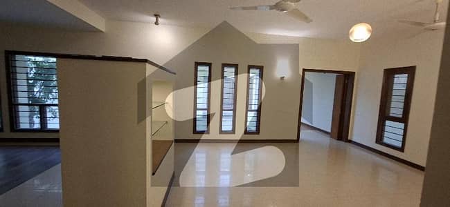 ڈی ایچ اے فیز 6 ڈی ایچ اے ڈیفینس,کراچی میں 3 کمروں کا 1 کنال مکان 4.5 لاکھ میں کرایہ پر دستیاب ہے۔