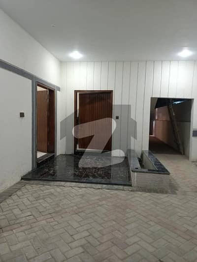 ڈی ایچ اے فیز 6 ڈی ایچ اے ڈیفینس,کراچی میں 3 کمروں کا 1 کنال زیریں پورشن 3.1 لاکھ میں کرایہ پر دستیاب ہے۔