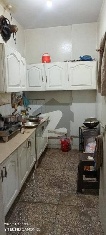 LEASED FLAT 2BED-DD AVAILABLE FOR SALE IN GULSHAN-E-IQBAL BLOCK-11 KARACHI