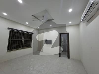 Mall of Gulberg | Luxury Apartment for Sale (Main Boulevard Facing)