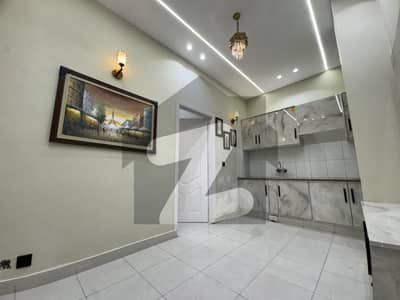 جوہر ٹاؤن فیز 2 جوہر ٹاؤن,لاہور میں 1 کمرے کا 2 مرلہ فلیٹ 52.5 لاکھ میں برائے فروخت۔ جوہر ٹاؤن فیز 2 جوہر ٹاؤن,لاہور میں 1 کمرے کا 2 مرلہ فلیٹ 52.5 لاکھ میں برائے فروخت۔