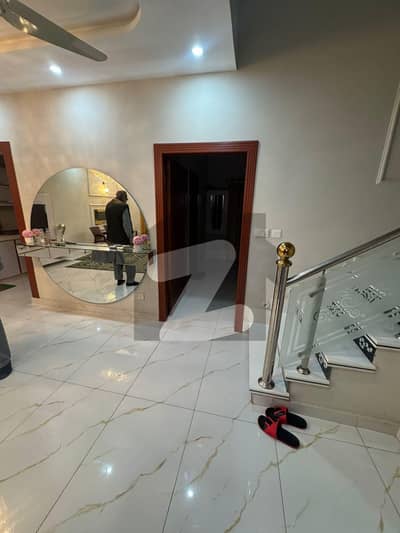 بحریہ انکلیو - سیکٹر ایچ بحریہ انکلیو,بحریہ ٹاؤن,اسلام آباد میں 3 کمروں کا 5 مرلہ مکان 2.5 کروڑ میں برائے فروخت۔