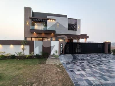 20 MARLA ELEGANT AND FULLY MAINTAINED SUPER HOT LOCATED BRAND NEW BUNGALOW IS AVAILABLE IN THE BEST BLOCK OF DHA LAHORE.