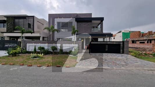 ڈی ایچ اے فیز 6 ڈیفنس (ڈی ایچ اے),لاہور میں 5 کمروں کا 1 کنال مکان 9.7 کروڑ میں برائے فروخت۔