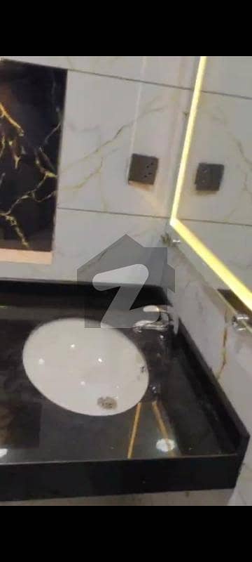 ڈی ایچ اے فیز 5 ڈی ایچ اے ڈیفینس,کراچی میں 2 کمروں کا 4 مرلہ فلیٹ 1.9 کروڑ میں برائے فروخت۔