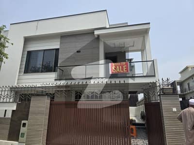 10 Marla Brand New Owner Build House Available For Sale