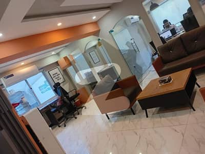 بلیو ایریا اسلام آباد میں 4 کمروں کا 6 مرلہ دفتر 3.5 لاکھ میں کرایہ پر دستیاب ہے۔