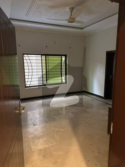 سوان گارڈن ۔ بلاک ڈی سوان گارڈن,اسلام آباد میں 3 کمروں کا 1 کنال بالائی پورشن 80.0 ہزار میں کرایہ پر دستیاب ہے۔