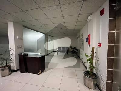 بلیو ایریا اسلام آباد میں 11 مرلہ دفتر 4.5 لاکھ میں کرایہ پر دستیاب ہے۔