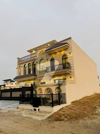 ایم پی سی ایچ ایس - بلاک ای ایم پی سی ایچ ایس ۔ ملٹی گارڈنز,بی ۔ 17,اسلام آباد میں 6 کمروں کا 12 مرلہ مکان 5.8 کروڑ میں برائے فروخت۔