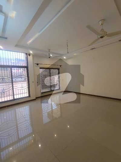 ای ۔ 11 اسلام آباد میں 3 کمروں کا 1 کنال زیریں پورشن 2.0 لاکھ میں کرایہ پر دستیاب ہے۔