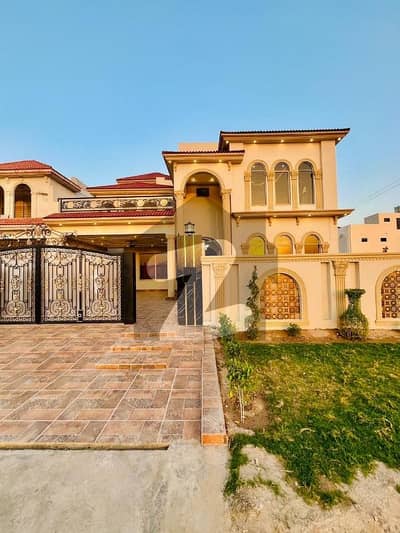 1 Kanal Brand New Corner Basement House