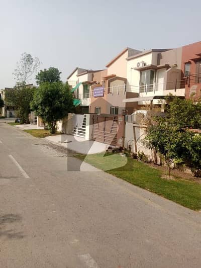 ایڈن گارڈنز فیروزپور روڈ,لاہور میں 3 کمروں کا 3 مرلہ مکان 30.0 ہزار میں کرایہ پر دستیاب ہے۔