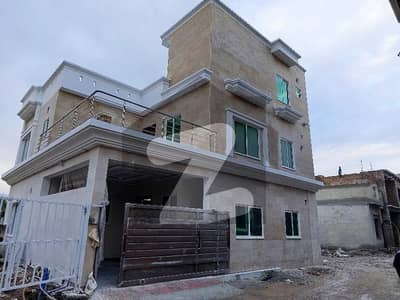 بنی گالہ اسلام آباد میں 5 کمروں کا 6 مرلہ مکان 2.9 کروڑ میں برائے فروخت۔