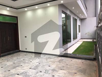 بنی گالہ اسلام آباد میں 4 کمروں کا 10 مرلہ مکان 1.2 لاکھ میں کرایہ پر دستیاب ہے۔