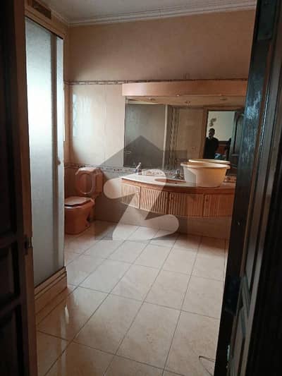 ڈی ایچ اے فیز 3 - بلاک ایکس فیز 3,ڈیفنس (ڈی ایچ اے),لاہور میں 2 کمروں کا 2 کنال بالائی پورشن 1.5 لاکھ میں کرایہ پر دستیاب ہے۔