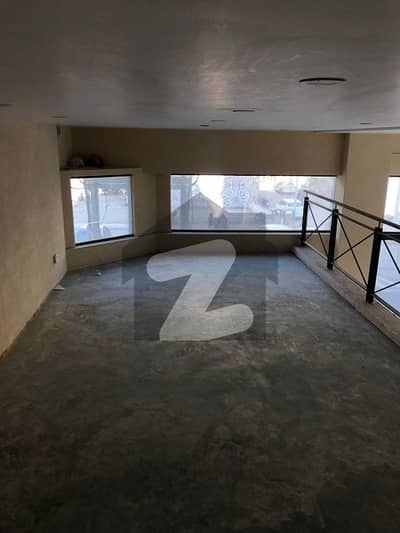 A Prime Location Shop Of 850 Square Yards In Muslim Commercial Area