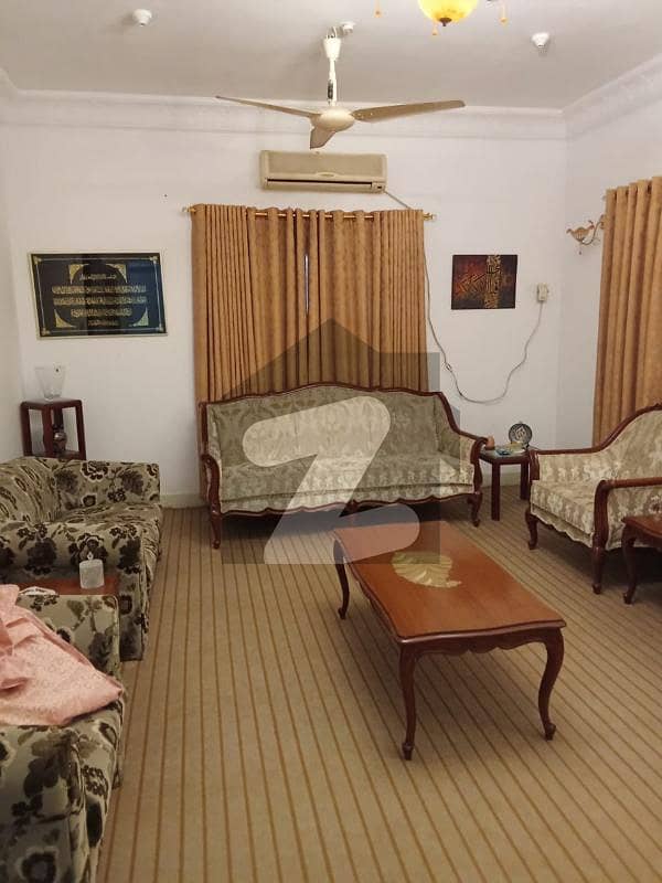 BUNGALOW FOR SALE PHASE ,1 600,YARDS. BUNGALOW FOR SALE PHASE ,1 600,YARDS.