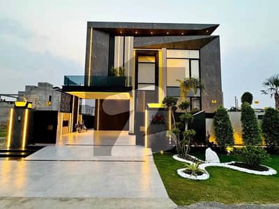 10 Marla Brand New Luxury Fully Furnished Stylish House Available For Sale In Bahria Town Lahore.