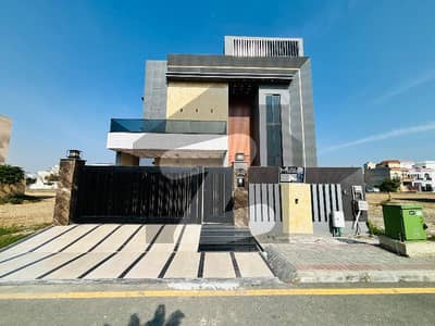 Main Boulevard with Service Road 10 Marla Designer House for sale